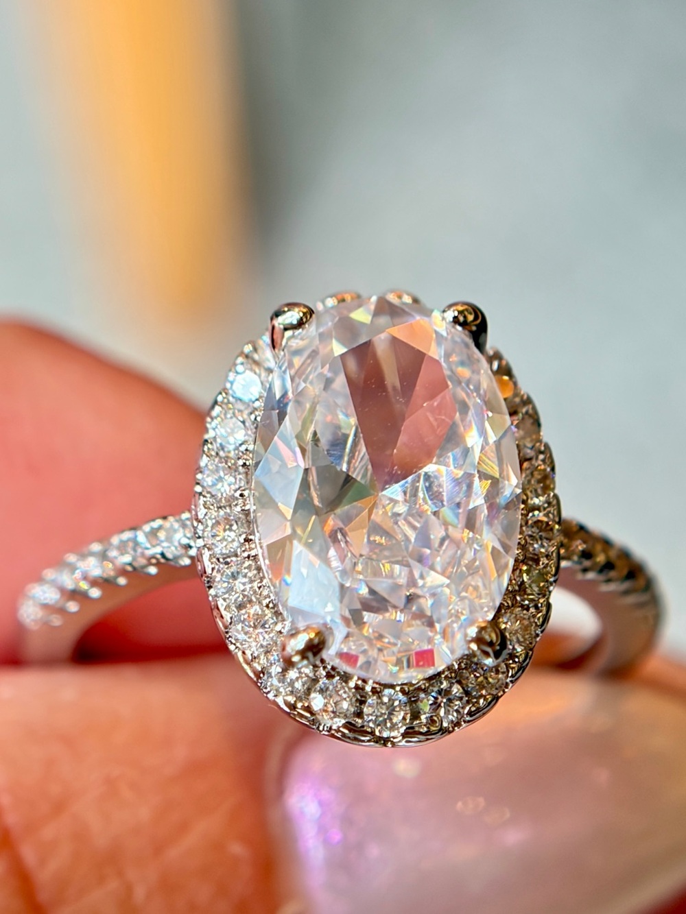 New 4.0Ct Oval Cut Cubic Zirconia Stones  Halo Accents Solitaire Ring in 7 - Picture 4 of 8
